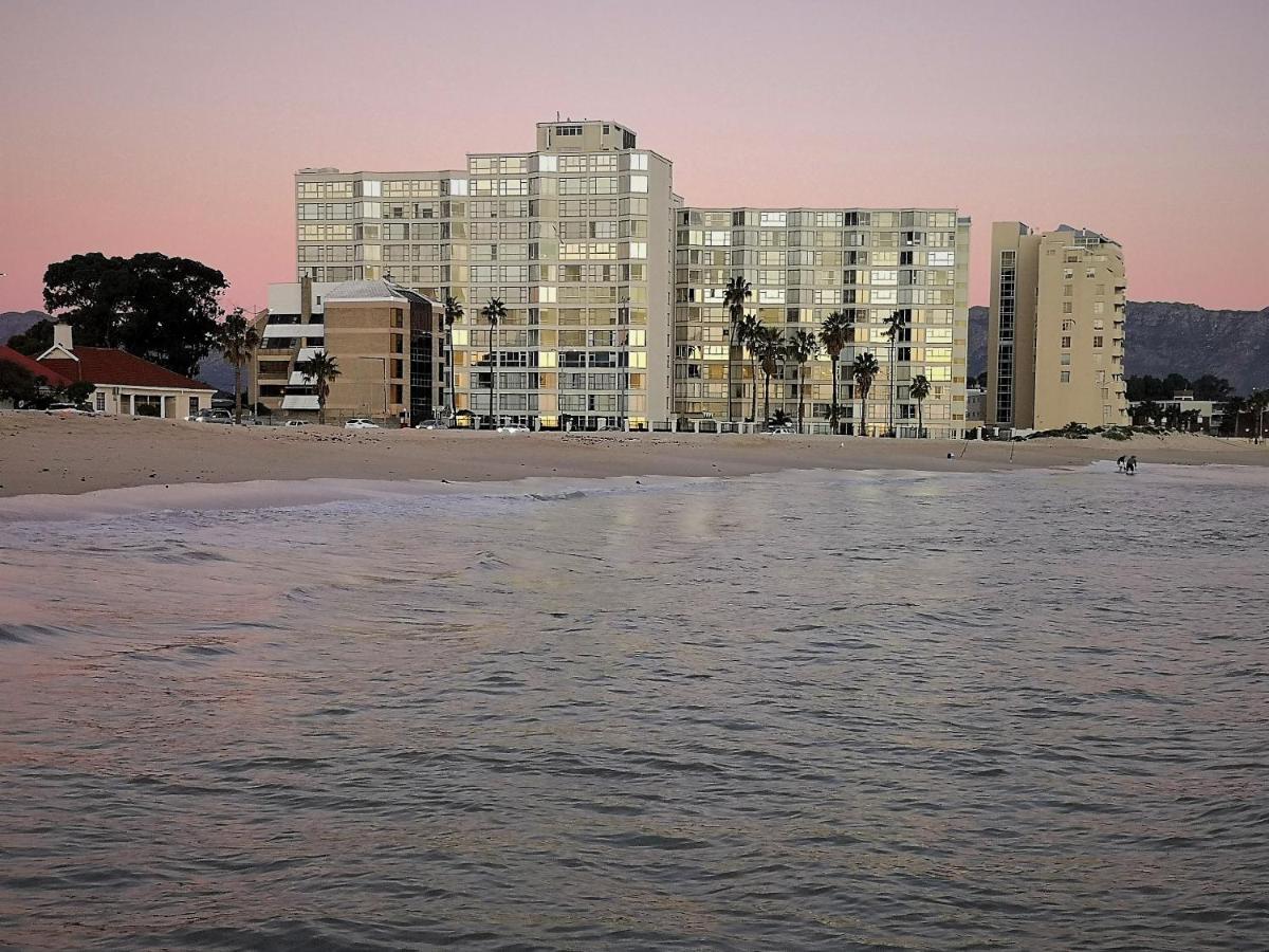 On The Beach At Strand Exterior foto